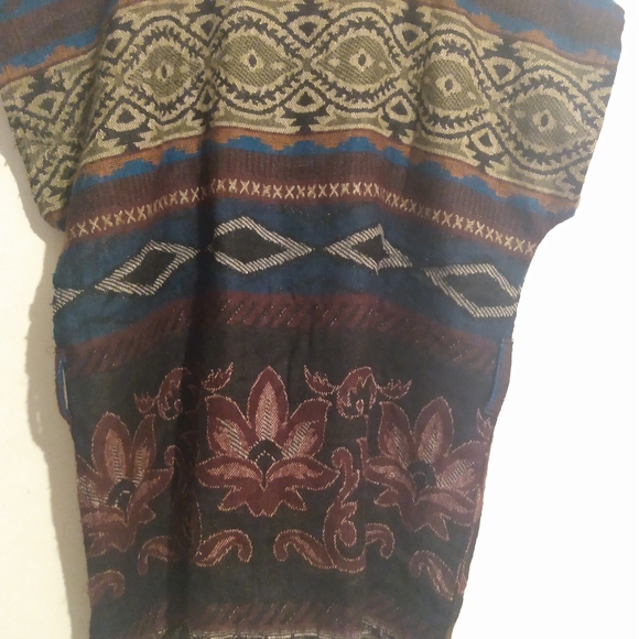 "Earthbound", ladies size large cover up vest.  Really Nice. Very comfortable. - Picture 3 of 4